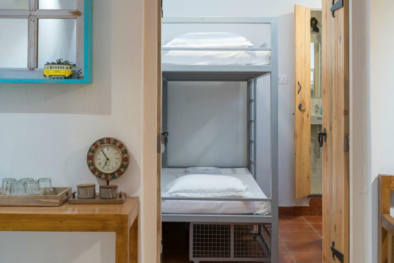 The White Balcao Hostel Panadzsi Kültér fotó